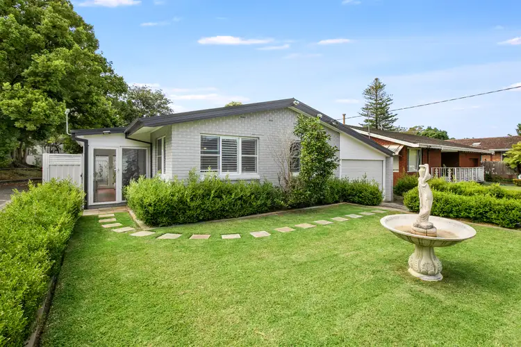 12 Russell Drysdale Street, East Gosford NSW 2250