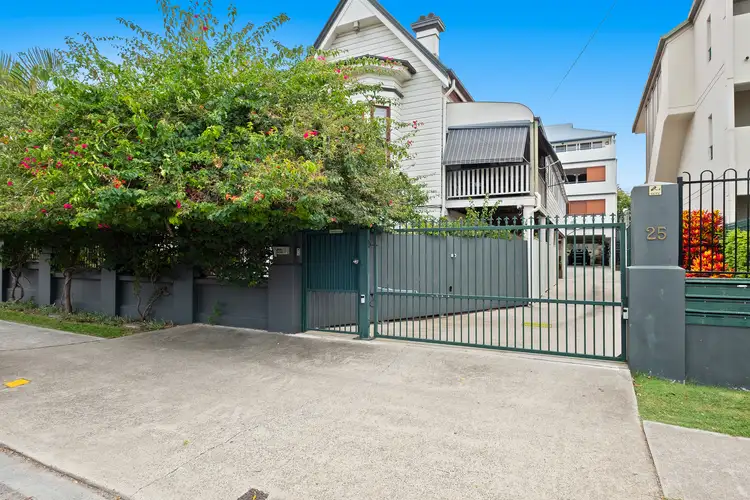 4/25 Edmondstone Street, South Brisbane QLD 4101