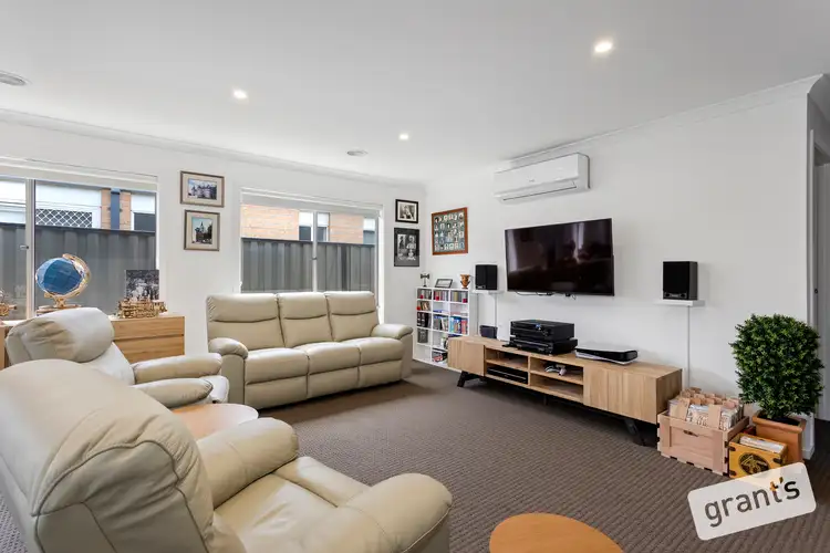 Second view of Homely house listing, 5 Raydale Avenue, Narre Warren South VIC 3805