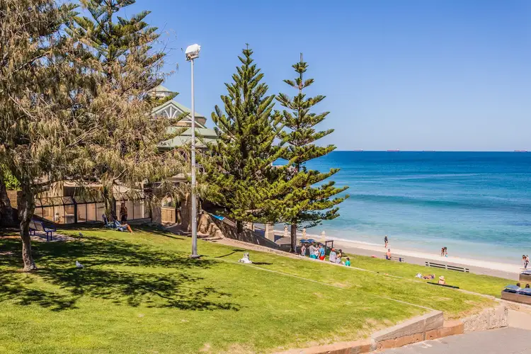 16/34 Marine Parade