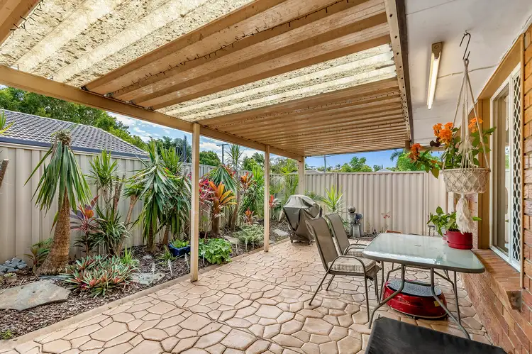 2/120 Kumbari Avenue, Labrador QLD 4215