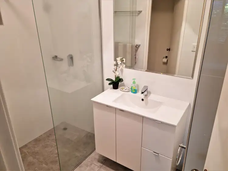 Sixth view of Homely unit listing, 4/104 Paris Road, Australind WA 6233