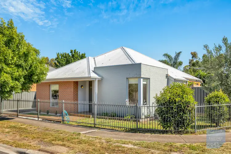 9 Cassan Way, Caroline Springs VIC 3023