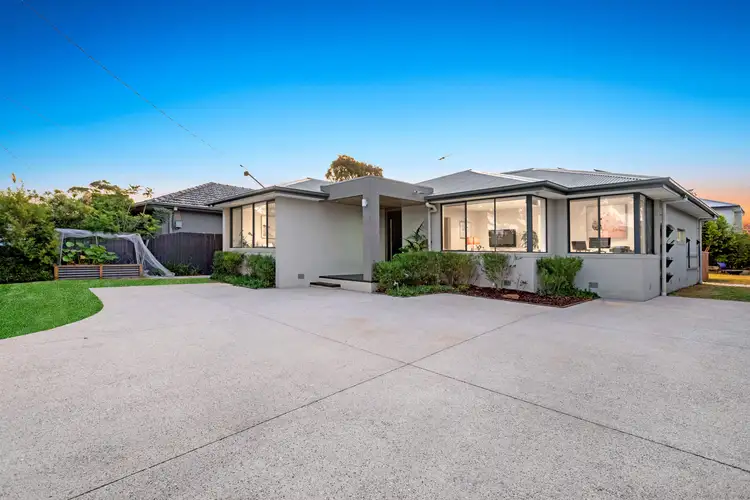 17 Torquay Avenue, Seaford VIC 3198