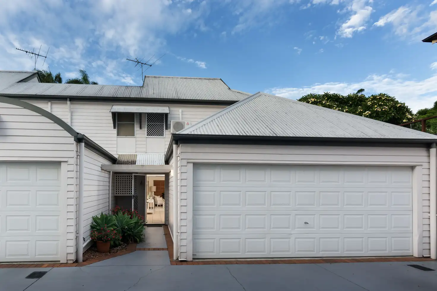 Main view of Homely townhouse listing, 5/94 Bayview Terrace, Clayfield QLD 4011