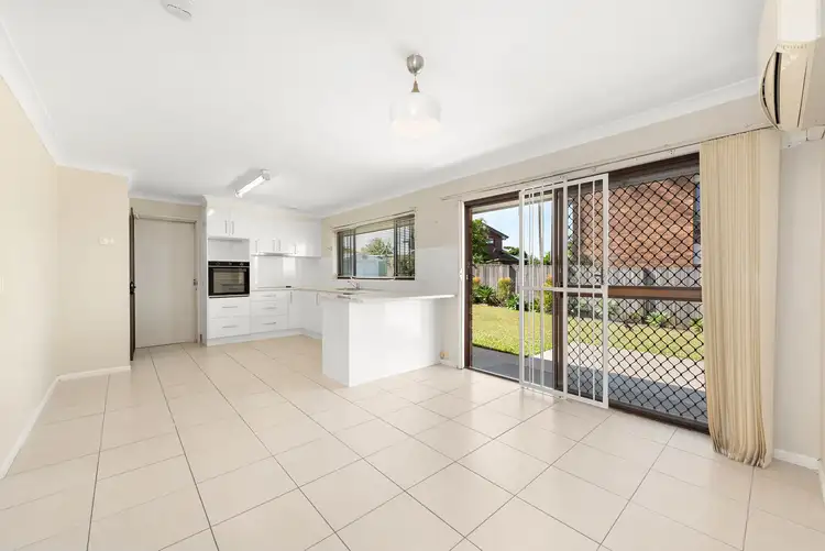 Fifth view of Homely house listing, 52 Cadogan Street, Carindale QLD 4152