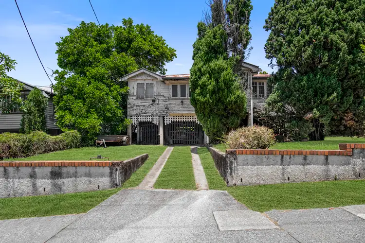 24 Hawthorne Street