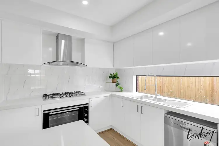 Fifth view of Homely house listing, 15 Catanzaro Crescent, Wollert VIC 3750