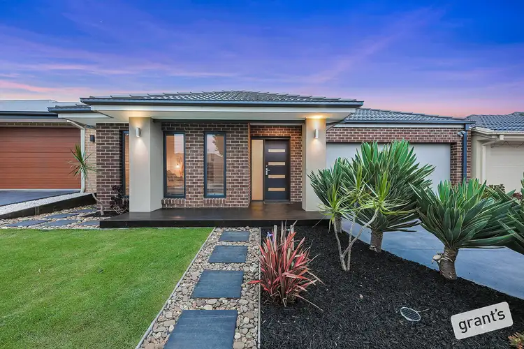 7 Hollywell Road, Clyde North VIC 3978