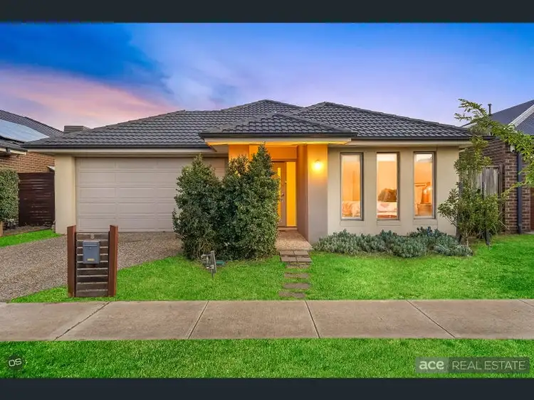 8 Hawker Street, Williams Landing VIC 3027