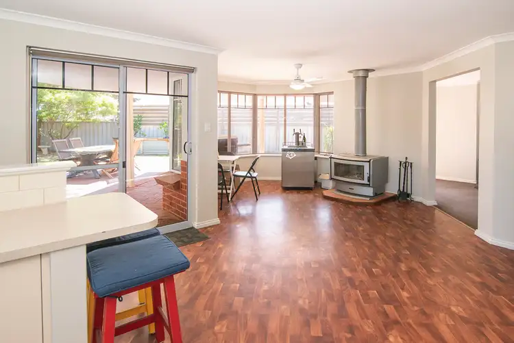 Second view of Homely house listing, 4 Parrot Way, Broadwater WA 6280