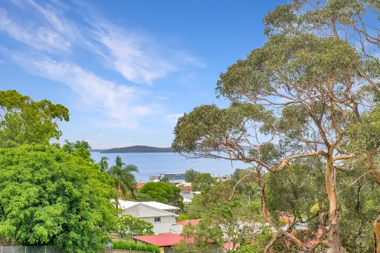 7 Vista Parade, Belmont NSW 2280