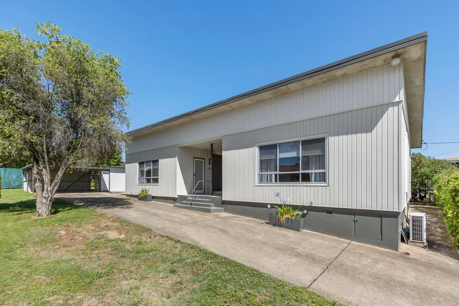 Main view of Homely house listing, 2/209 Capper Street, Tumut NSW 2720