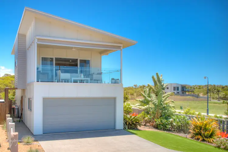 1/21 Beaches Village Circuit, Agnes Water QLD 4677