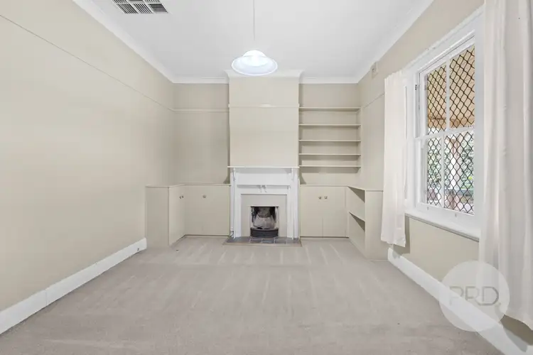 73 Simmons Street, Wagga Wagga NSW 2650