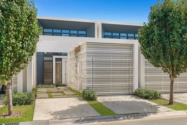 33 Theatre Drive, Benowa QLD 4217