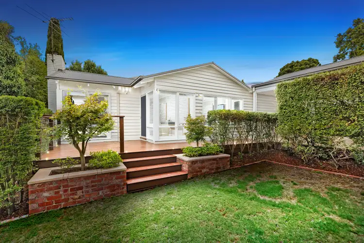 31 Johnson Drive, Ferntree Gully VIC 3156