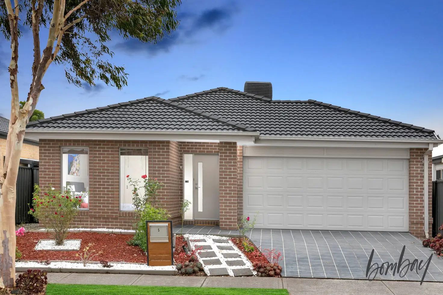 Main view of Homely house listing, 5 Viewside Crescent, Craigieburn VIC 3064