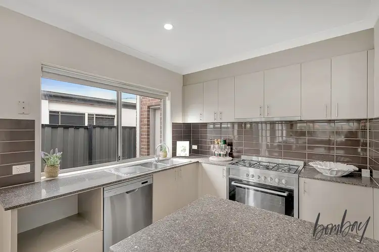 Fifth view of Homely house listing, 5 Viewside Crescent, Craigieburn VIC 3064