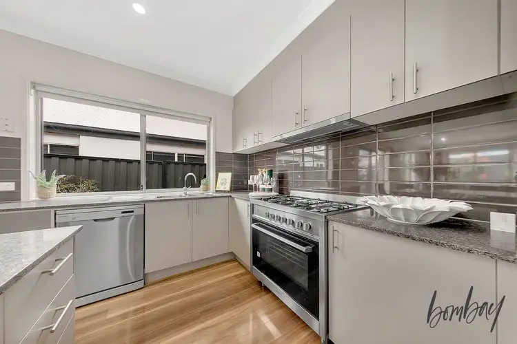 Sixth view of Homely house listing, 5 Viewside Crescent, Craigieburn VIC 3064