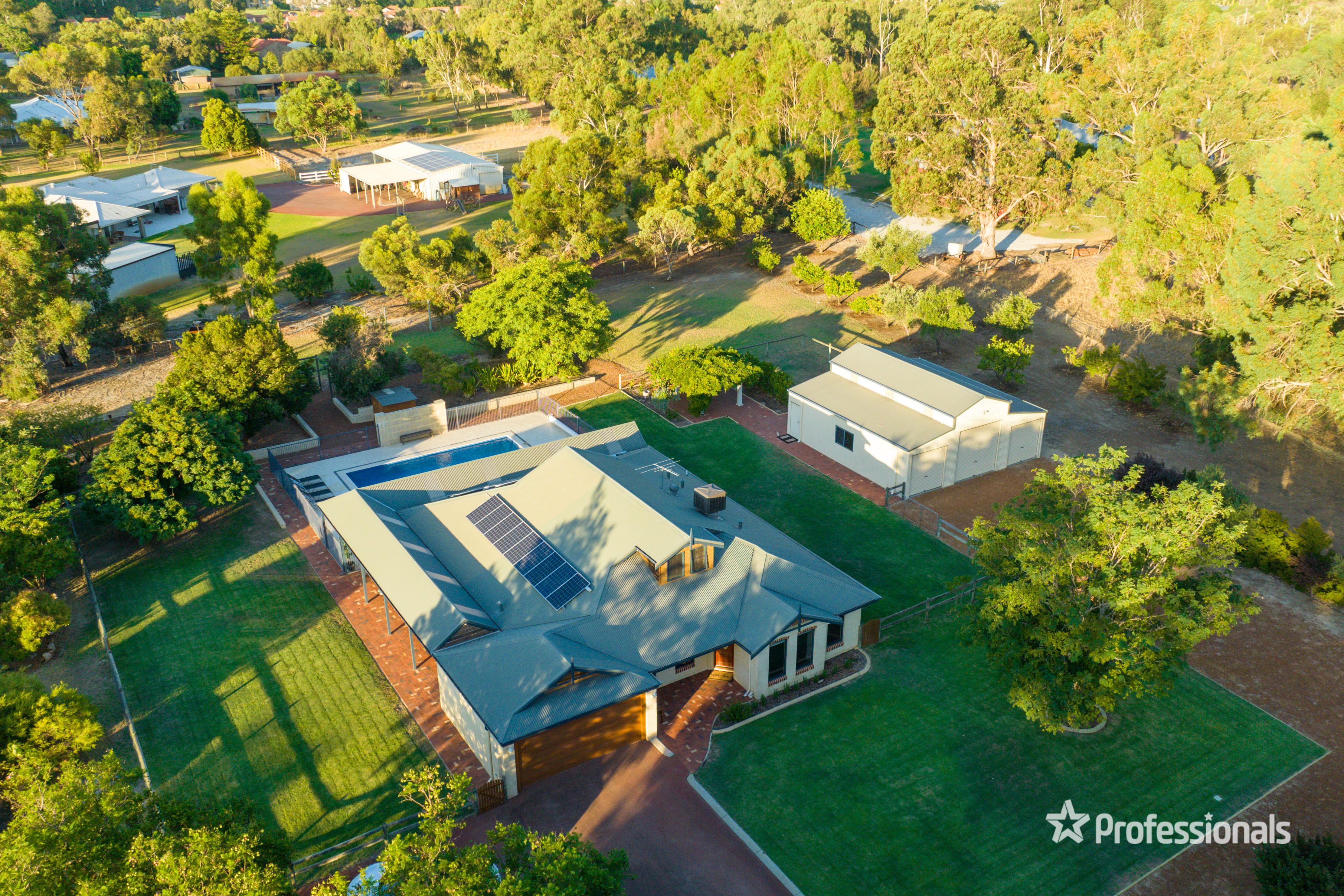22 Chateau Place, Belhus WA 6069