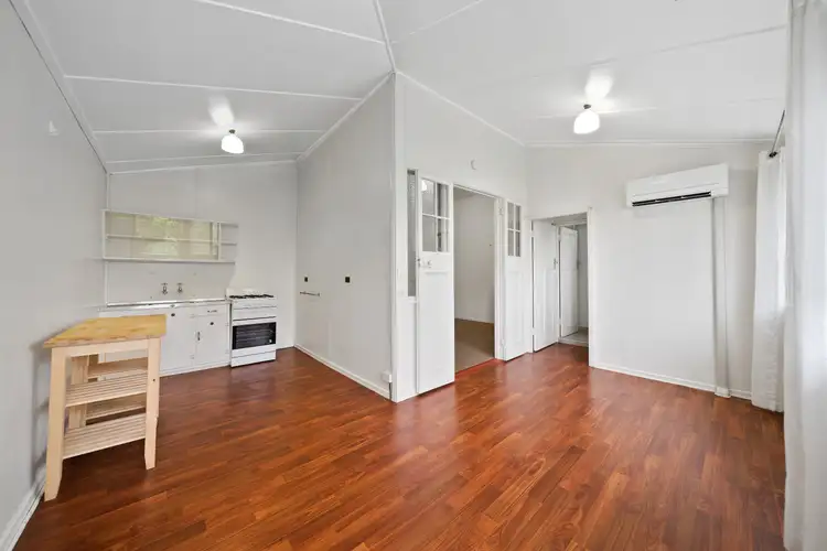 Main view of Homely unit listing, 2/35 Bank Street, West End QLD 4101