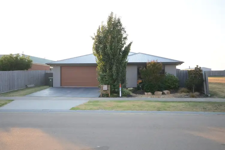 11 Glendon Drive, Eastwood VIC 3875