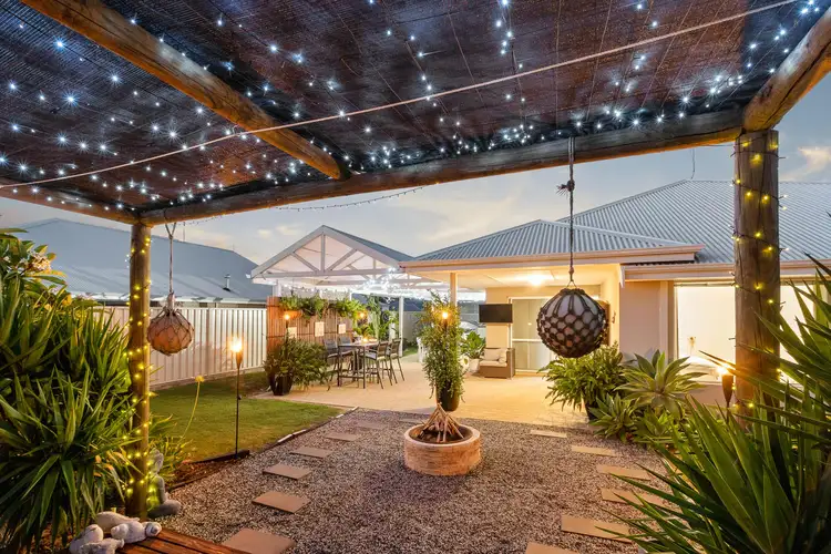 26 Longmore Loop, Swan View WA 6056