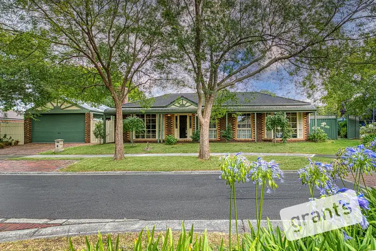1 Tenandra Court, Berwick VIC 3806