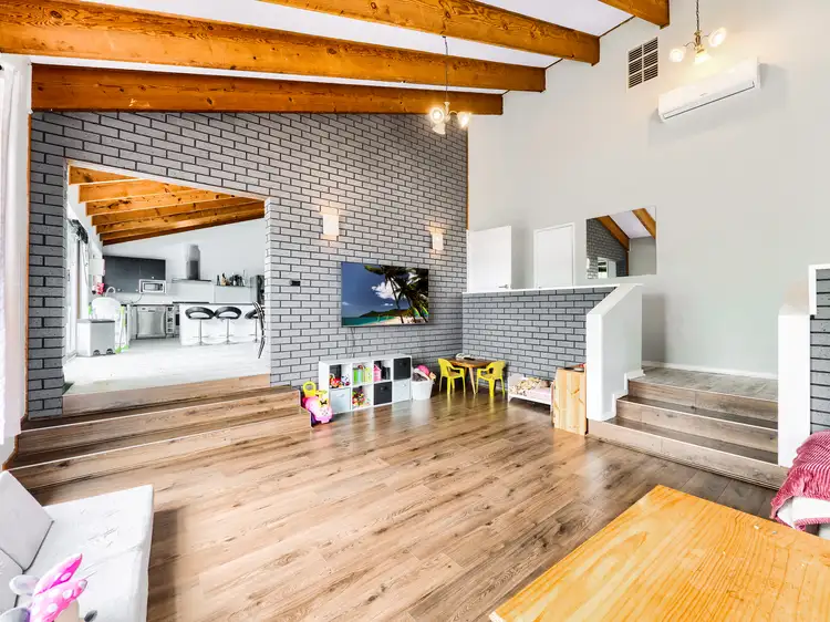 Main view of Homely house listing, 5 Martin Place, Pakenham VIC 3810
