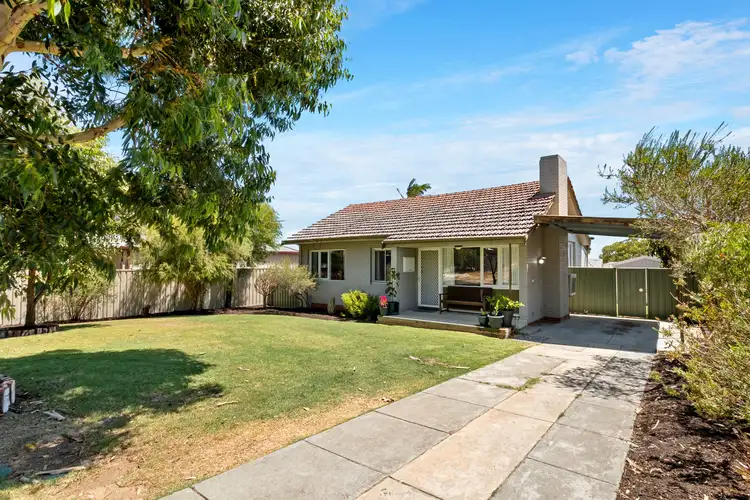 3 Caladenia Way, Koongamia WA 6056