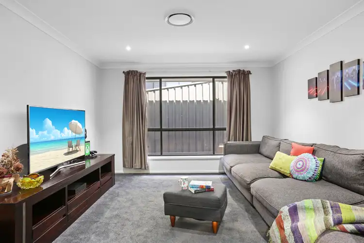 Fifth view of Homely house listing, 8 Flemmings Crescent, Horsley NSW 2530