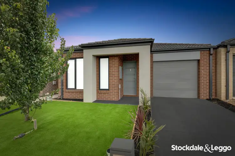 7 Pearce Way, Weir Views VIC 3338