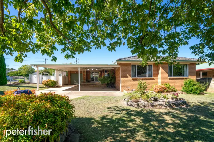 6 Thomas Brosnan Way, Orange NSW 2800