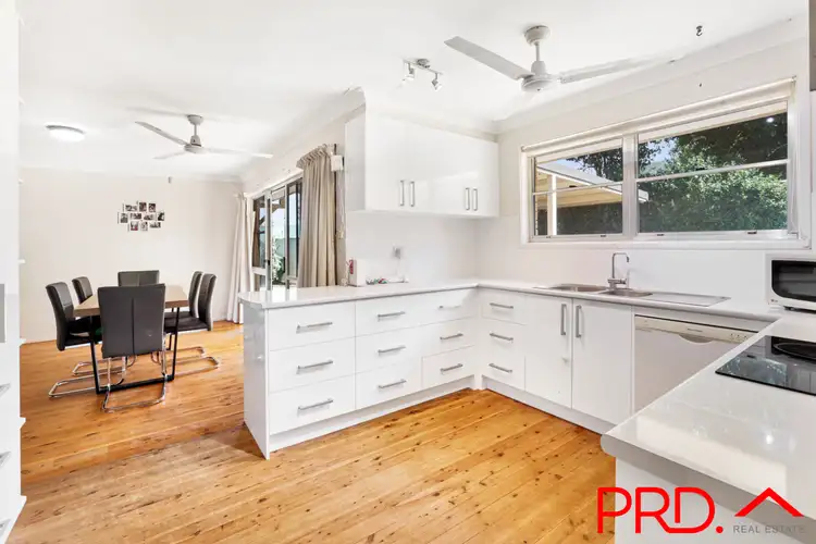 Third view of Homely house listing, 4 Maple Place, Tamworth NSW 2340