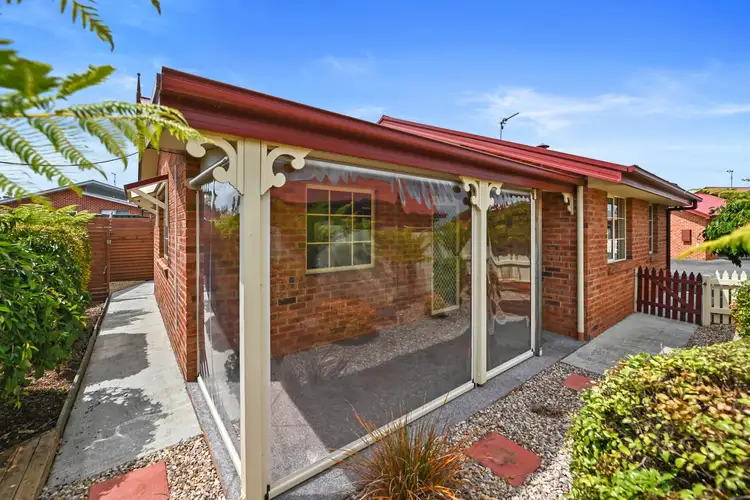 2/21a Stanley Street, Latrobe TAS 7307