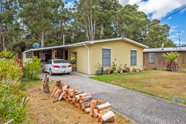 10 Chester Avenue, Rosebery TAS 7470