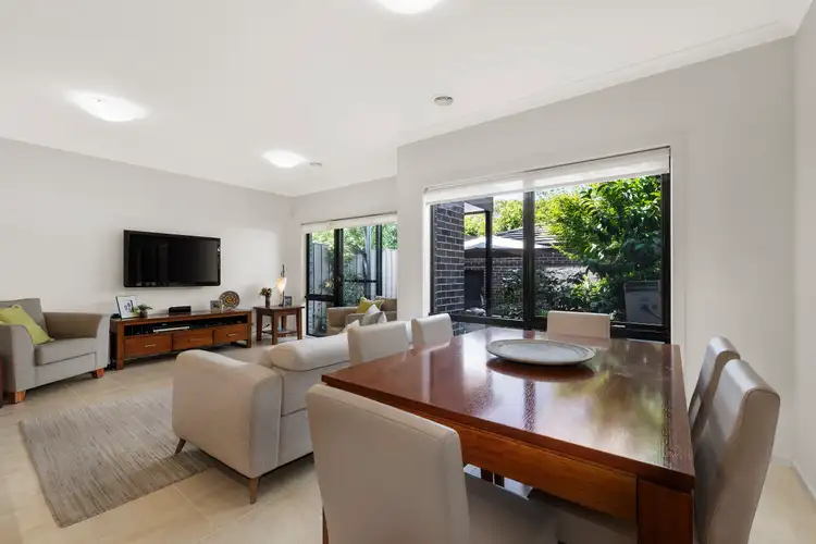 Sixth view of Homely townhouse listing, 8 Cascade Walk, Macleod VIC 3085