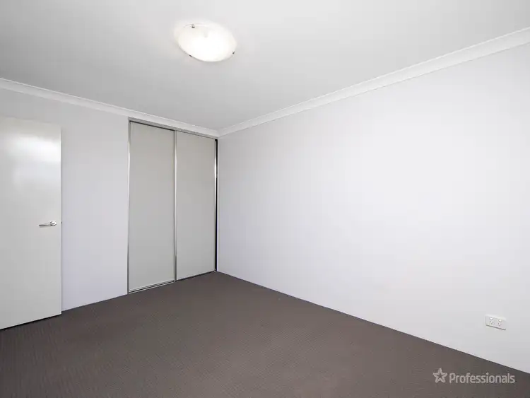 Fourth view of Homely house listing, 10 Marlinspike Boulevard, Jindalee WA 6036