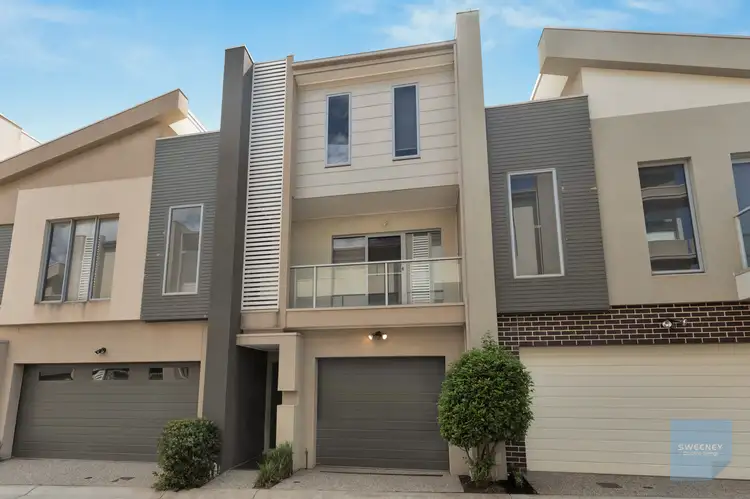8/69-77 Lancefield Drive, Caroline Springs VIC 3023