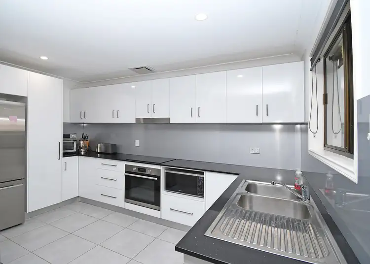 Fourth view of Homely house listing, 10 Maryanne Court, Point Vernon QLD 4655