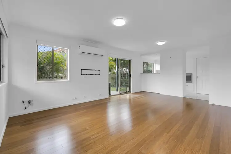 Fourth view of Homely semi-detached listing, 2/4 Parklake Drive, Mudgeeraba QLD 4213