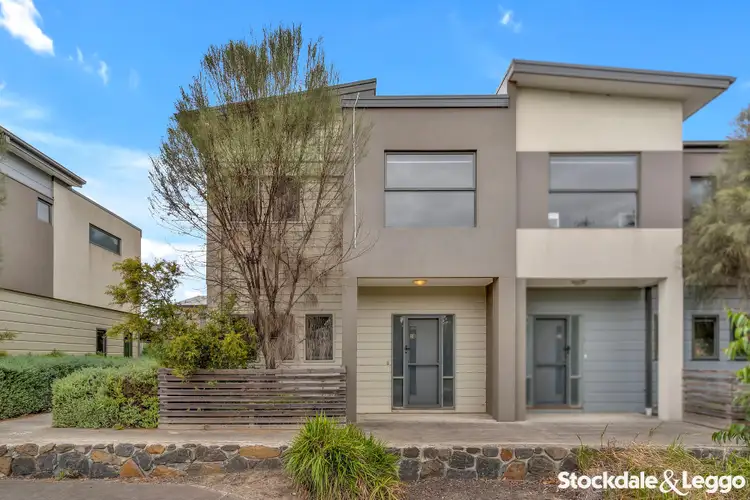 30/20 Hyde Park Avenue, Craigieburn VIC 3064