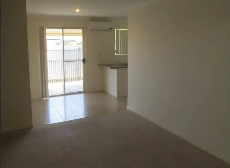 Fifth view of Homely semi-detached listing, 10 Joselyn Drive, Point Vernon QLD 4655