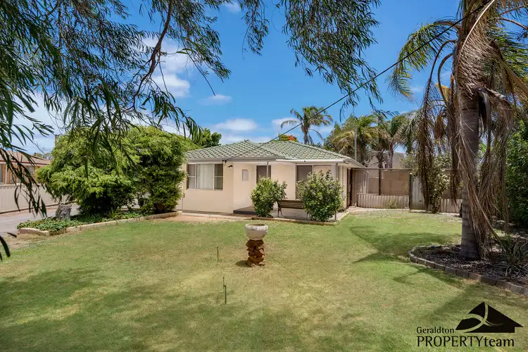 4 Phillip Place, Utakarra WA 6530