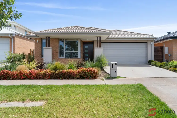 16 Gilderton Esplanade, Aintree VIC 3336