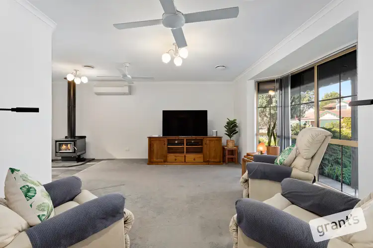 Second view of Homely house listing, 15 Don Juan Court, Narre Warren VIC 3805