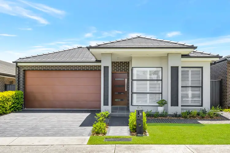 8 Epaulet Circuit, Jordan Springs NSW 2747