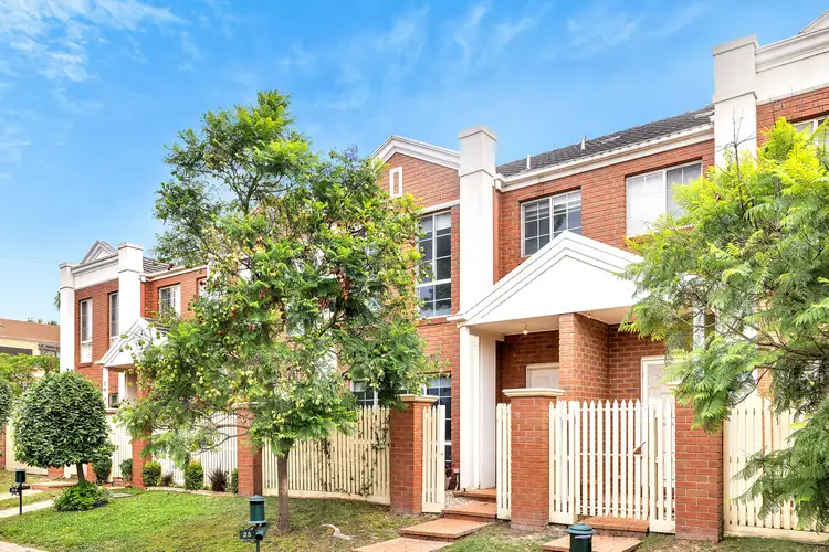 25 The Crest, Attwood VIC 3049