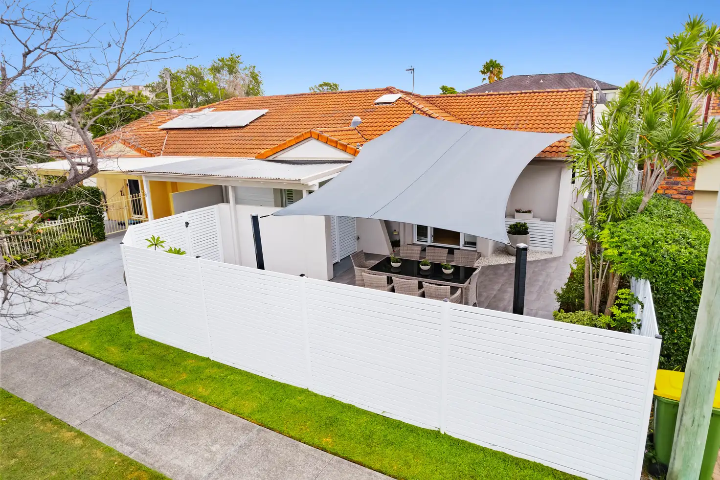 Main view of Homely semi-detached listing, 2/6 Rosalind Avenue, Paradise Point QLD 4216